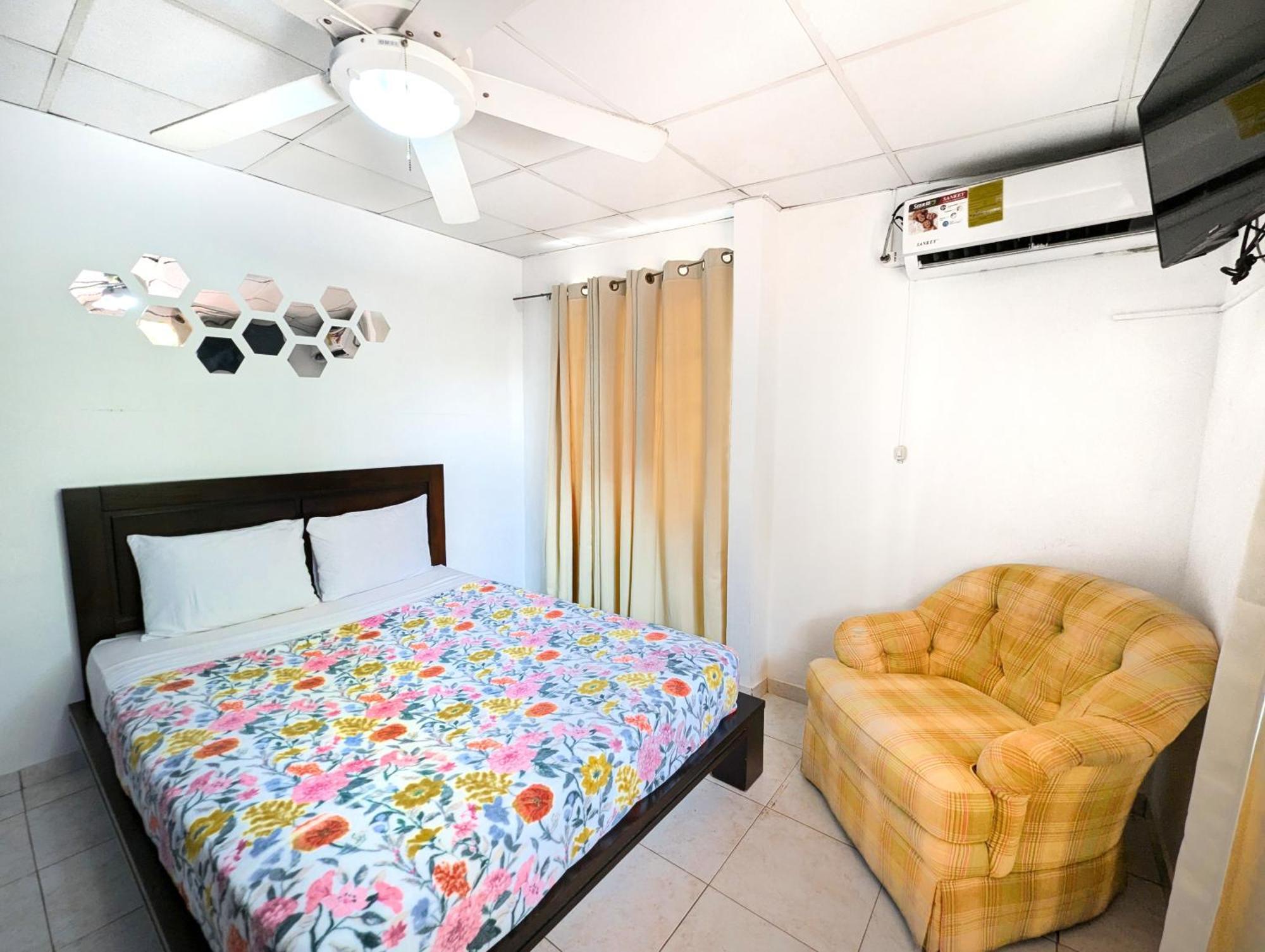 Hostal Yoha ปานามาซิตี้ ภายนอก รูปภาพ